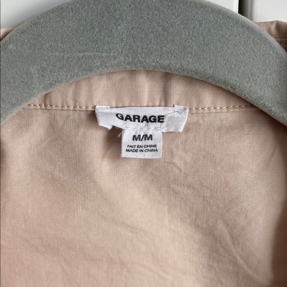 Dynamite Beige Cropped Button-Down Women's Shirt Drawstring Waist, Size M - Picture 2 of 8